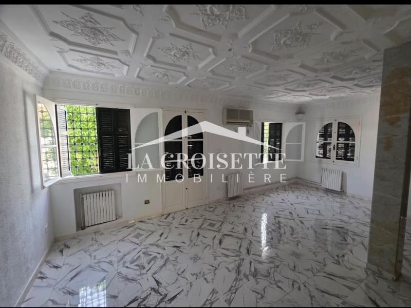Villa S+4 avec jardin à La Marsa